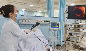 Ba thanh niên vụ cháy nhà 5 tầng ở TP HCM bị bỏng hô hấp