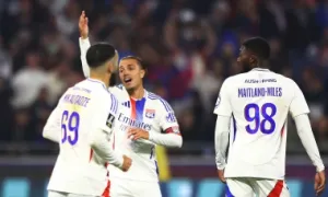 Lyon bị đánh tụt hạng