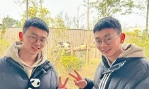 Cặp song sinh cùng đạt 666 điểm thi đại học Cặp song sinh cùng đạt 666 điểm thi đại học